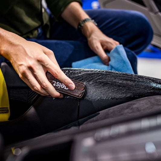 Műbőr felületek tisztítása, javítása és ápolása 